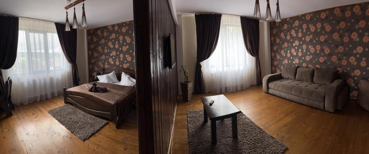 Гостевой дом Casa Bradet Инторсура-Бузэулуй Экстерьер фото