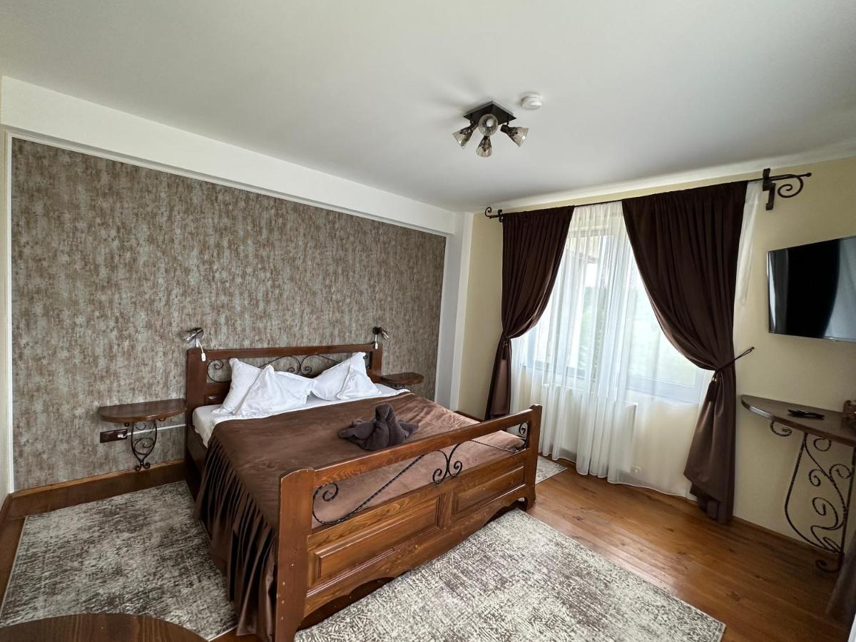 Гостевой дом Casa Bradet Инторсура-Бузэулуй Экстерьер фото